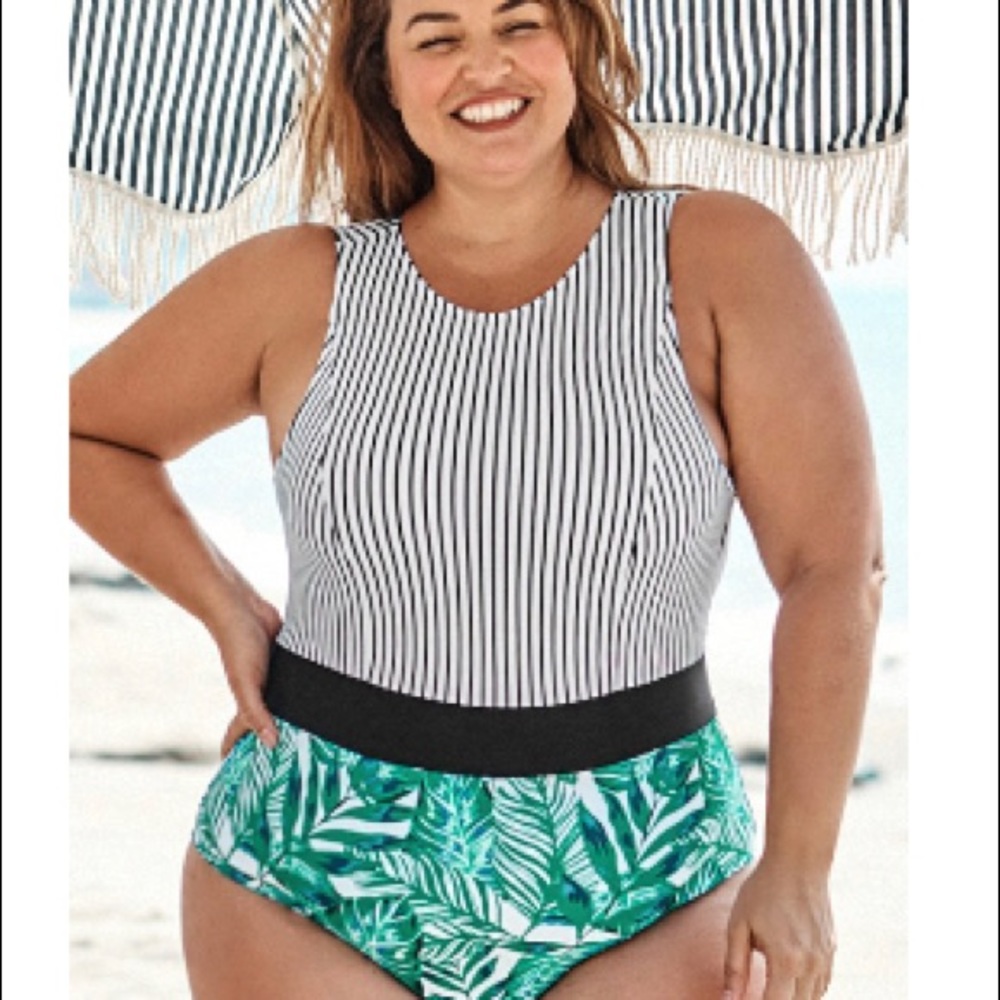 Swimsuit - Picture 3 of 3